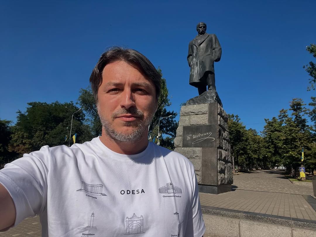 Притула розкрив, де живе його старший син і чим він займається зараз - фото 743540