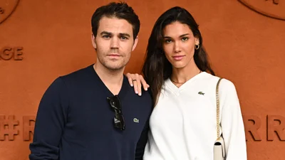 Женится в третий раз: звезда "Дневников вампира" позвал девушку замуж