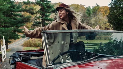 Что почитать летом и осенью: 5 книг, которые советуют Ди Каприо, Джоли и Тейлор Свифт