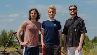 Ziferblat протестировали "железного змея": как музыканты помогают собирать средства на разминирующие машины