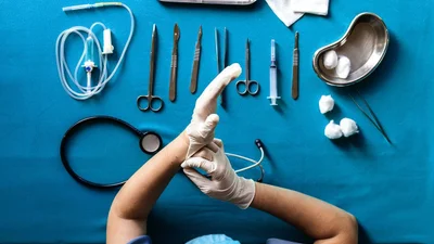 Привітання до Дня медика 2025 - картинки та проза з любов’ю, вдячністю і повагою