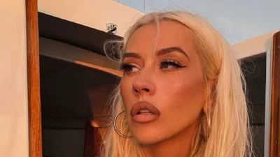 Крістіна Агілера розбурхала мережу: співачка позбулася хворобливої худорлявості та знялася у спокусливій фотосесії