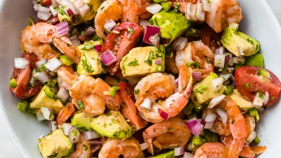 Теплый салат с морепродуктами – получишь ресторанное блюдо, но дома