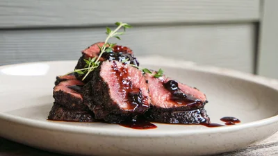 Червона смородина з перцем чилі – пікантна заготівля до м’яса