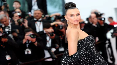 Ірину Шейк застукали за поцілунками з відомим красенем: хто її коханий, гарячі фото