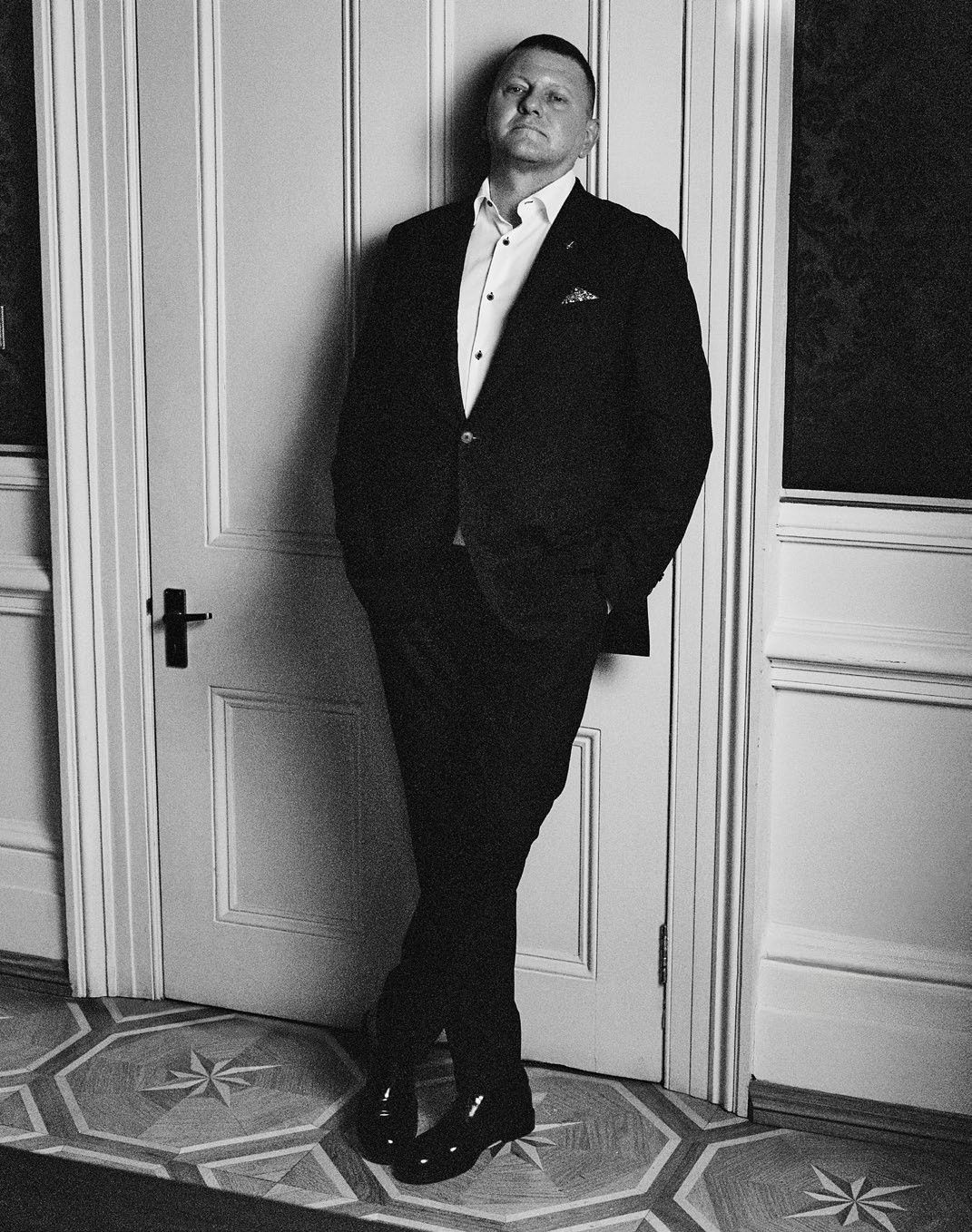 Валерий Залужный неожиданно снялся для Vogue - 747240 Валерий Залужный неожиданно снялся для Vogue - фото 747240