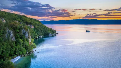 5 найбільш мальовничих озер Європи: версія National Geographic