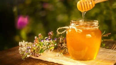 С Медовым Спасом 2025: сборник искренних поздравлений в стихах и красивые картинки