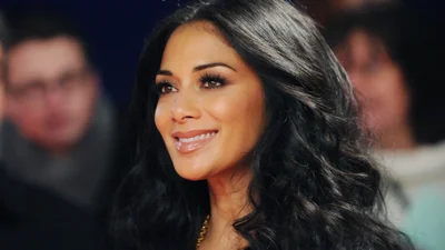 Інвестиція Ніколь Шерзінгер у капсульний гардероб: та сама ідеальна джинсова сукня