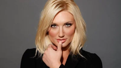 Дочь Халка Хогана исключили из завещания: женщина почти ничего не получит