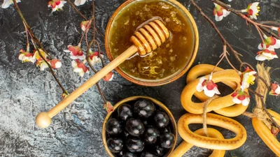 Перший Спас — з теплом у душі: найщиріші привітання з Маковієм та картинки