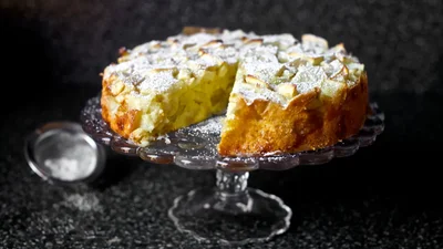 Рецепт на Спаса: медово-яблочная шарлотка с корицей