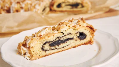 Пухкий маковий рулет на Медовий Спас – тепло, загорнуте в тісто