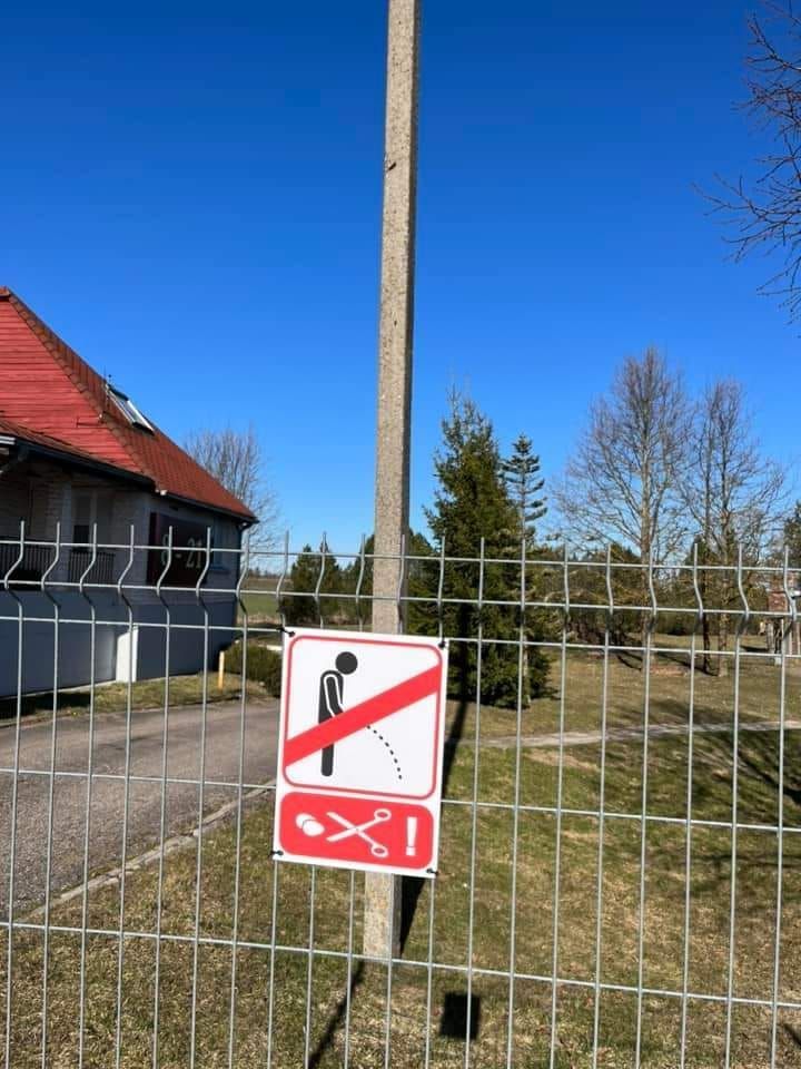 15 абсурдних і дивних дорожніх знаків, в існування яких важко повірити - 748251 15 абсурдних і дивних дорожніх знаків, в існування яких важко повірити - фото 748251