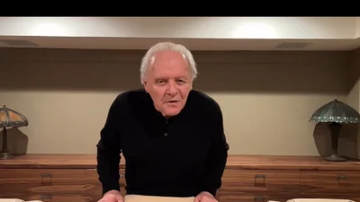 Энтони Хопкинс в стиле Ганнибала Лектера мастерски потроллил Кардашьян из-за ее нового бьюти-продукта