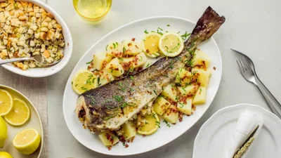 Треска, фаршированная луком со сметаной – рецепт простого рыбного ужина