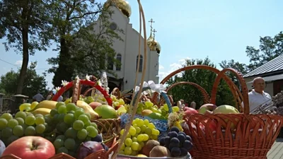 Яблочный Спас: красивые церковные поздравления и вдохновляющие открытки