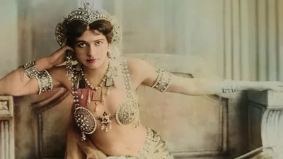 Скандальна Мата Харі: домогосподарка, яка стала найвідомішою шпигункою та першою стриптизеркою світу