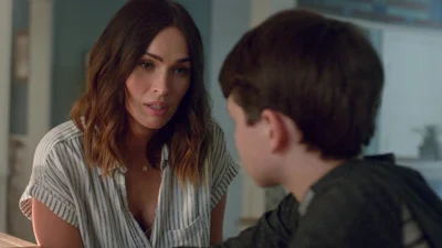 "Это сломало меня": мама четверых Меган Фокс откровенно рассказала о своем материнстве в Голливуде