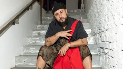 MONATIK уперше показав обличчя третього сина – і від цього малого серце тане