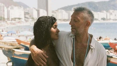 Топлес в примерочной и солнечные фото в бикини: возлюбленная Венсана Касселя устроила жаркий отпуск