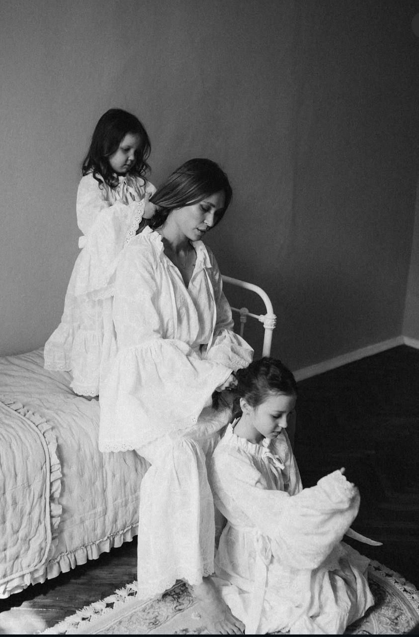 Елена Светлицкая о финансовом воспитании дочерей: 'Они сами зарабатывают в Instagram' - 750347 Елена Светлицкая о финансовом воспитании дочерей: 'Они сами зарабатывают в Instagram' - фото 750347