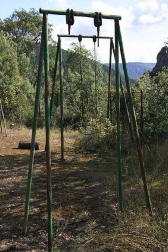 Дитячі майданчики, які не схожі на місце для радощів, вони - портал у пекло - фото 750438