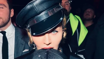 Мадонна засвітила груди у прозорій сукні від українського дизайнера – фото