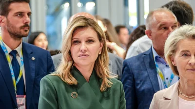 Total black + необычная вышиванка: стильный выход Елены Зеленской на EXPO 2025 в Японии