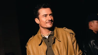 Спекотне літо продовжуємо: Орландо Блум і Андрій Бєдняков показали спокусливі фігури на пляжі