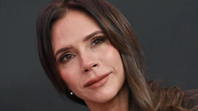 Виктория Бекхэм в трендовой шляпе покорила Instagram