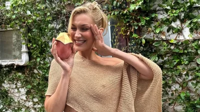 Белла Хадид засветила голую грудь в кофточке-сетке: вот эти фото с перчинкой