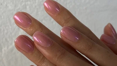 "Рожева вода": 4 манікюри, які замінять твій улюблений нюд восени 2025