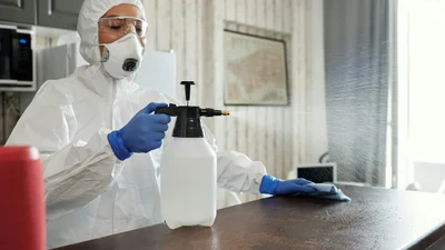 Британка кинула ІТ-сферу заради роботи прибиральницею: вона дуже задоволена