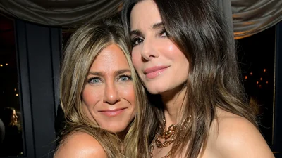 Їхня дружба й досі дивує Голлівуд - як подружки Еністон і Буллок роками підтримують одна одну