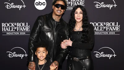 Звездные пары, в которых женщина намного старше мужчины – и 16 лет разницы, и 40