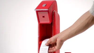 Kitchen Cosmo - устройство на основе ИИ, которое создает бумажные рецепты из того, что есть на кухне