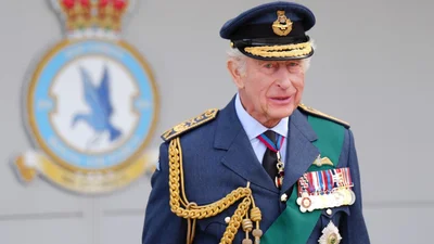 Лабубу, посунься: Чарльз ІІІ випустив колекцію плюшевих ведмедиків