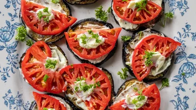 Бюджетна закуска: як приготувати швидкі баклажани з майонезом