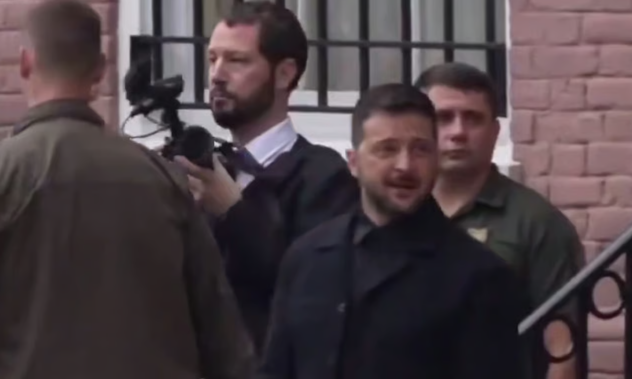 'Фильм о конце войны': режиссера Чернова заметили на встрече Трампа и Зеленского - фото 755204