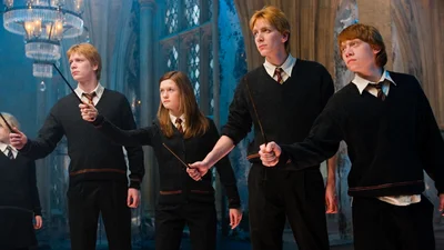 Встречай семью Уизли из нового "Гарри Поттера": Фред, Джордж и Джинни тебе понравятся