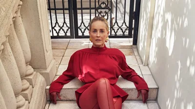 "Я родилась идеальной": 67-летняя Шэрон Стоун покорила бесконечными ножками