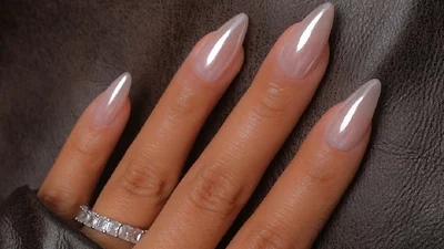 5 ідей манікюру, що пасуватимуть кожній на Перший дзвоник 2025