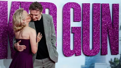 "Невозможно не влюбиться": Памела Андерсон откровенно рассказала о "химии" с Лиамом Нисоном