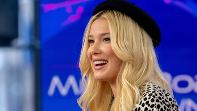 Милли Бобби Браун впервые стала мамой: актриса усыновила ребенка