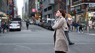 Корупція, інтриги та Лілі Джеймс: "Диспетчер" тримає увагу з першої хвилини перегляду