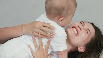 Рідкісні фото: Гейлі Бібер поділилася зворушливими кадрами з сином у день його народження