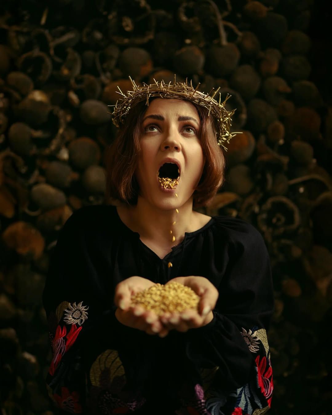 Оля Цибульська показала триптих до Дня Незалежності - реакція фанатів виявилася суперечливою - фото 756993