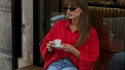 Трендовий відтінок осені 2025, що стане стильною альтернативою класичній білій сорочці