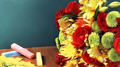 Первое сентября 2025 - особые картинки и поздравления своими словами для учителей